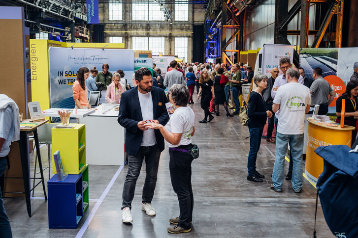 Mehr lesen zu „Aussteller*in werden? Gewinnen Sie einen kostenfreien Messestand“